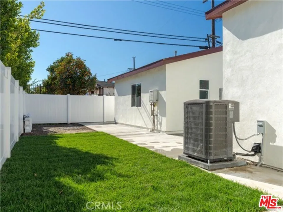 1812 W 51st Street, Los Angeles, California 90062 home-pic-6